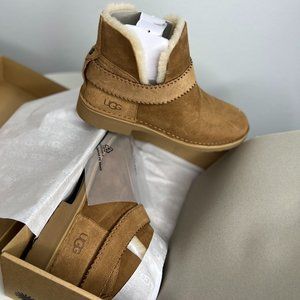 UGG McKay Ankle Boot  *BRAND NEW*  Chesnut